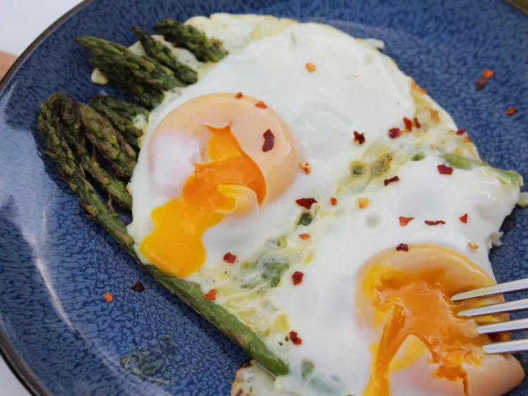 Asparagus and Eggs